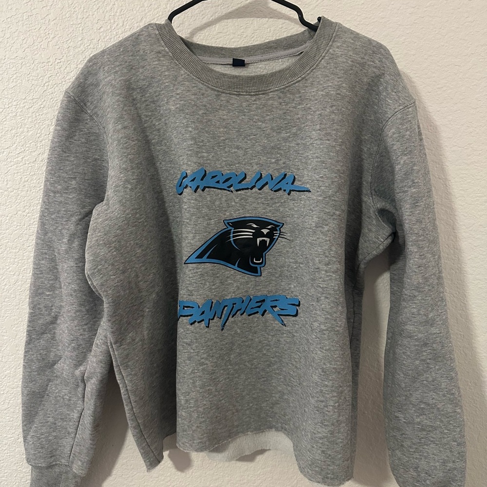 Carolina Panthers Logo Grey Crewneck Cropped Sweatshirt L Raw Hem NFL Football